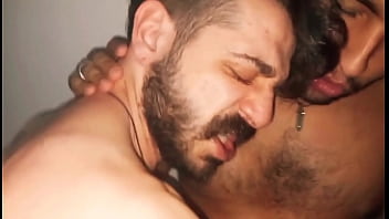 A Visita Que O Vizinho Kinky Chaser Veio Fazer Acabou Em Foda - Full Red