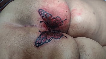 Mary Butterfly Refazendo A Tatuagem Do Cú, Marido Alexandre Como Sempre Filmou Tudo Pra Mostrar Pra Voc_s Verem E Punhetarem....