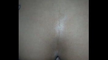 Morena Magrinha Sentando