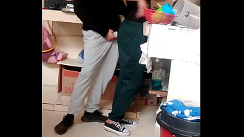 Llego A Casa Con Ganas De Follar Y Encuentro A Mi Madrastra Cocinando.