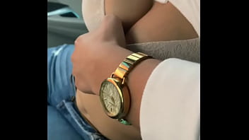 La Cachan Enseñando Las Bubis En Publico Dentro Del Coche