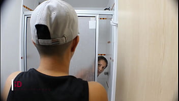 Me Gusta Bañarme En Compañia De Mi Hermanastra