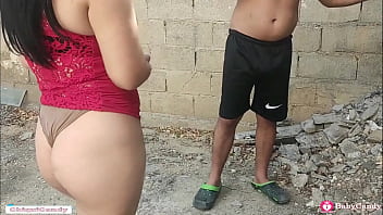 Esposa Traviesa Seduce Al Albañil, Para Luego Follárselo / Amateur / Chiquicandy / Leandrozimmer / Parte 1