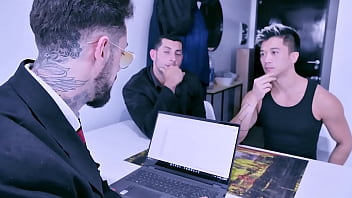 Double Penetration Of A Korean Twink