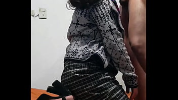 Mi Tia De Guatemala Me Descubre Mientras La Espio Y Terminamos Chimando, Al Final Ya No Aguanto Tuve Que Darle Despacio