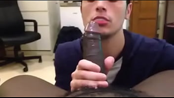 Güero Mamando Verga Negra En Oficina