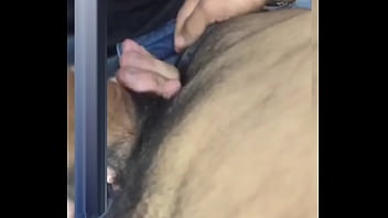 Barbeiro Maduro Chupando O Pau Do Novinho Hetero