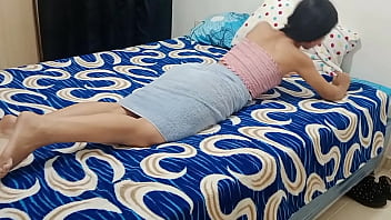 Entro Al Cuarto De Mi Jovencita Hermanastra Para Poder Follarmela - Porno En Espanol