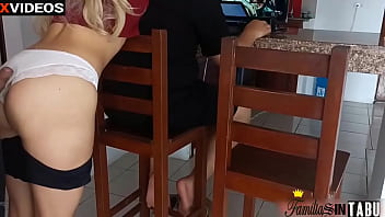 Saltando El Pene Del Mejor Amigo De Mi Esposo Cornudo Esposo Distraido Le Revientan El Culo A Su Esposa Caliente Mujer Gostosa