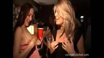 Valley Frat Slut Kissing And Fucking