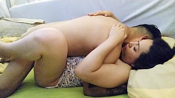 Mi Vecino Llegó Muy Caliente Y Se Metió A Mi Cama A Follarme Delicioso