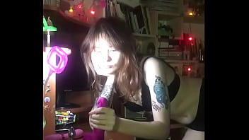 Loves To Suck And Fuck Pussy With A Rubber Dick.