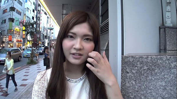 電マを当てたまま10分間喘ぎ声ガマンできたら10万円！電マの強烈な刺激にあっけなく喘いでしまう女子たち。気持ちが高ぶり、息もハァハァ。イッても止まない電マ地獄に、彼女らは理性崩壊。