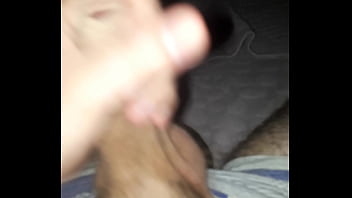 Chico Argentino Joven Masturbandose A Oscuras