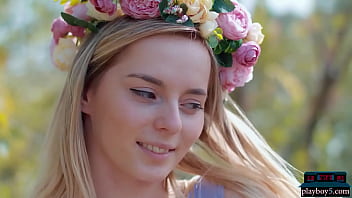 All Natural Milf Blonde Jillean Strips Outdoor During A Picnic With Playboy