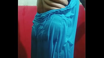 Ladobaby In Bathroom Getting Hot In Water