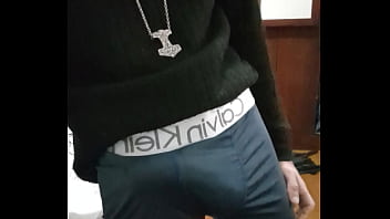 Pau Latejando De Duro