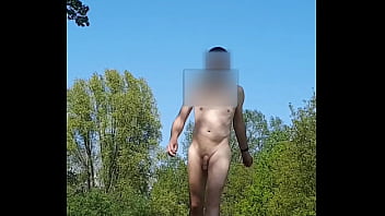 I Walk Naked On Nude Beach