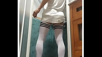 Lionel' Very Hot Shower (part 1)