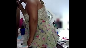 Madurita Sexy Se Arrodilla Enojada Y Mama Verga En Medias Negras Y Tacones Altos