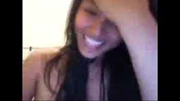 Novinha Faz Strip Na Cam