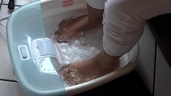 Asian, Bath, Massage, Bathing, Feet, Toes, Barefeet, Pedicure, Foot-fetish, Feet-worship, Wet-and-me - Feet - 2025 - Steamy - Scene - Video 1558063