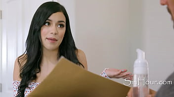 Savannah Sixx Gives Her Stepdad A Scandalous Nuru Massage