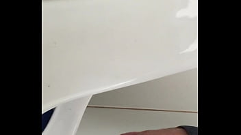 Banheiro Aeroporto - pissing, spying, espiando - Video 1384539