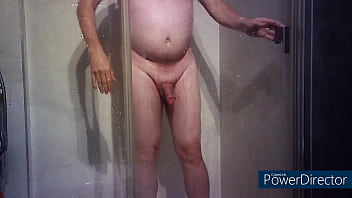 Espiando Al Abuelo En La Ducha