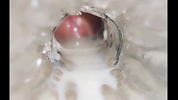 Bơm tinh trùng ngập lồn giả