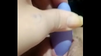 Esposa Brincando - gozada, vibrador, buceta, bucetinha, siririca, corno, rosinha, chifrudo - Video 1553160