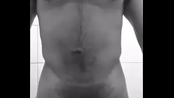 Mostrando O Pau No Banheiro - masturbation, exibicionismo, peludo, gay-amateur - Video 1538870