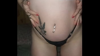 Aburrida Y Solita En Casa