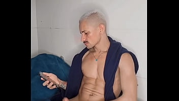 Brendo Vilhena Aliviando Na Cama