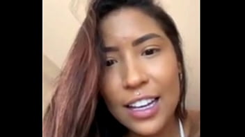 Camgirl Soca Plug De Rabinho No Cú