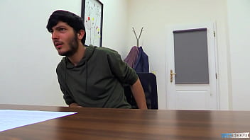 Ambitious Twink Hairdresser Compensates For His Lack Of Experience With A Raw Fuck At The Interview - Bigstr