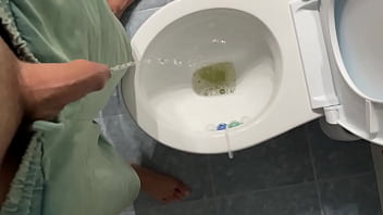 Onlyrubensal - Pissing, Piss, Meando, Mear, Lesionado - Pissing - 2025 - Amazing - Scene - Video 1547901