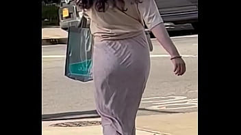 Rica Nalga Caminando En La Calle