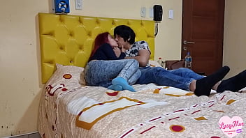 Ver Netflix Y Relajarte Con Tu Mejor Amiga Esta Bien Pero Follarlle El Coño Es Mejor