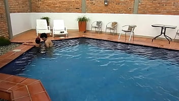 ! No Quiero Que Entres ! Dicen Que A Tu Esposa No Le Gustan Jóvenes ! Pero Ese Día Fue La Excepción. (video Real) Nadie Comparta Esto !