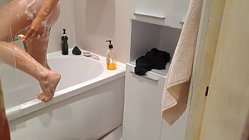 Spying For My Teen Step Sister And Jerking Off. Hope She' Don_t Notice Me. Want To Cum In She' Pussy Someday