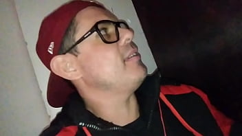 Beijei A Mulher No Glory Hole E Começou A Putaria