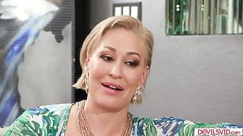 Devilsvid.com - A Guy Licks And Fucks Big Tits Milf Boss