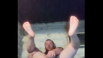 Русский мент любил бухать прямо на рабочем месте.Поэтому в наказание его трахнули в задницу бутылкой водки))