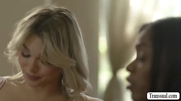 Hot Ebony Gets Her Pussy Bang By Shemale