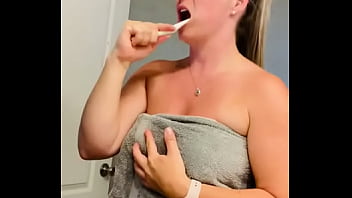 Pussy, Tits, Milf, Brunette, Curvy, Naked, Cute, Pregnant, Big-ass, Natural-tits, Towel-drop - Femdom - 2025 - Wild - Performance - Video 1525512