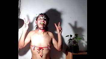 Disfruta Estar Amarrada Y Saludar La Sissy Sumisa