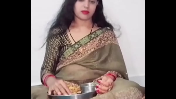 भाभी देवर के उप्पर चढ़ने लगी