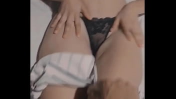 Me Follo A Mi Sobrina Distraída