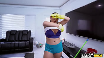 Juicy Thick Latina Cleaned My House And Cock